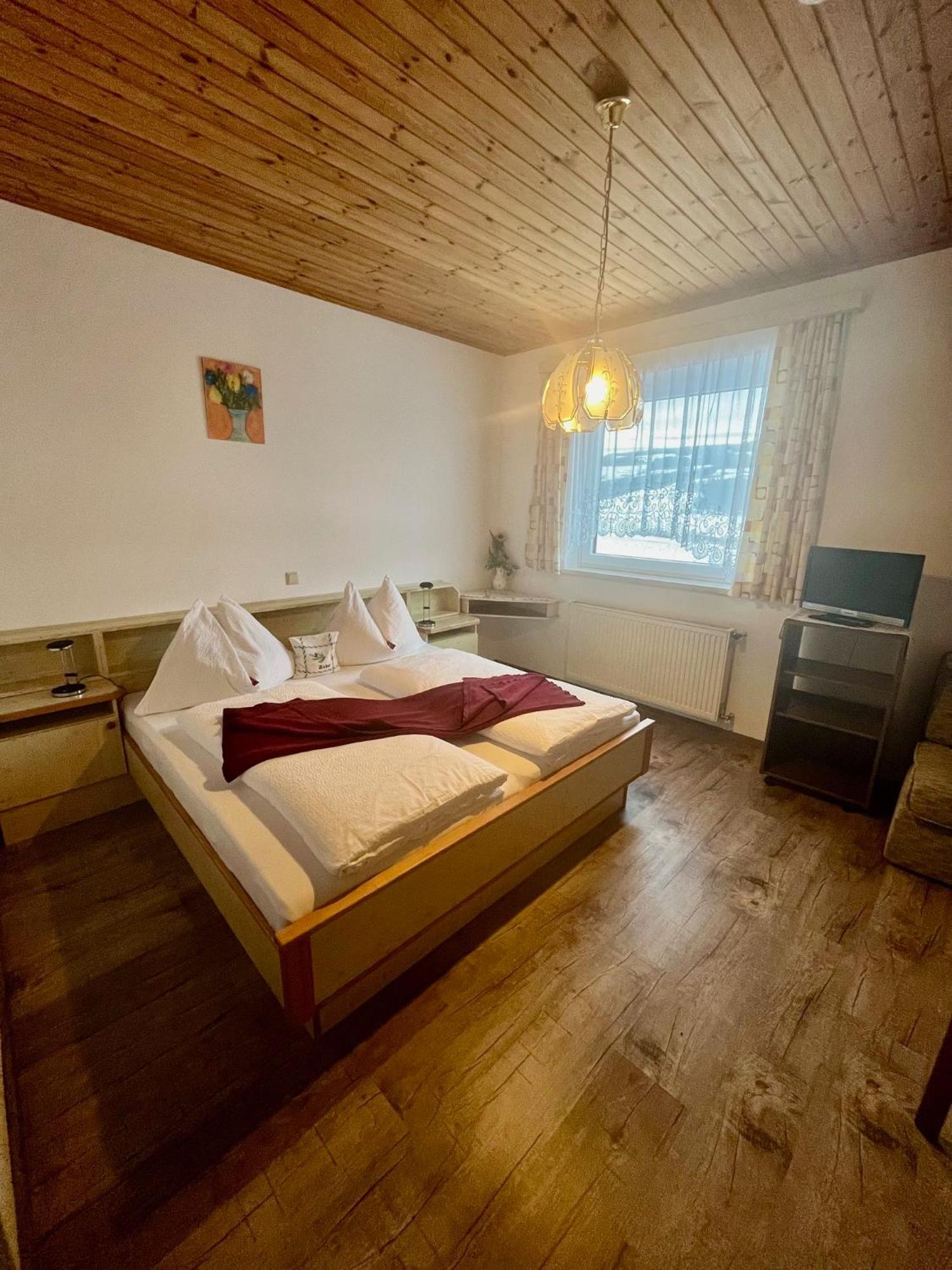 Zur Linde Hotel
