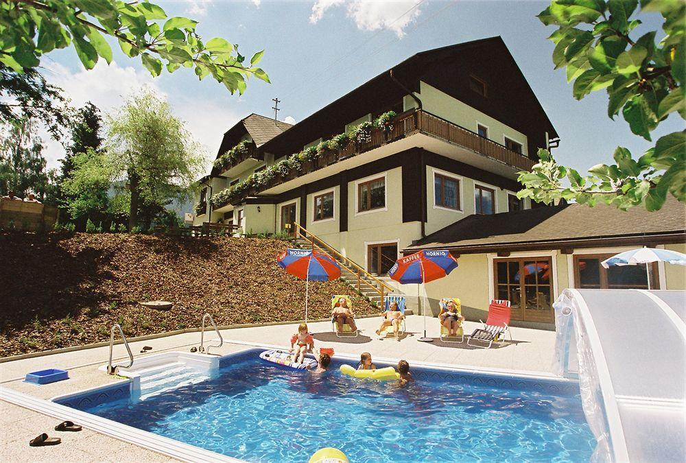 Zur Linde Hotel 3*